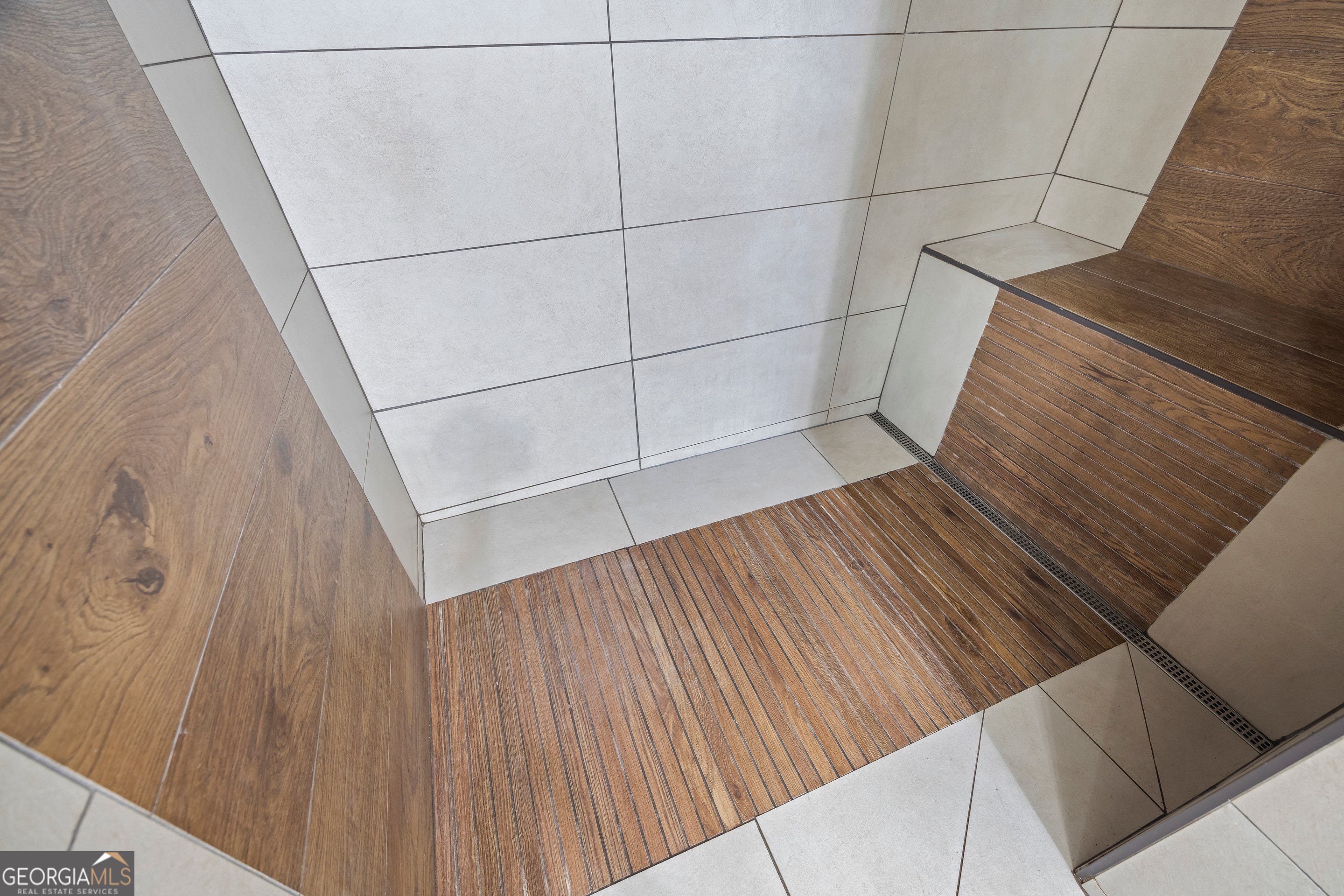 Hartwell, Georgia, 30643, United States, 6 Bedrooms Bedrooms, ,6 BathroomsBathrooms,Residential,Active,2011216