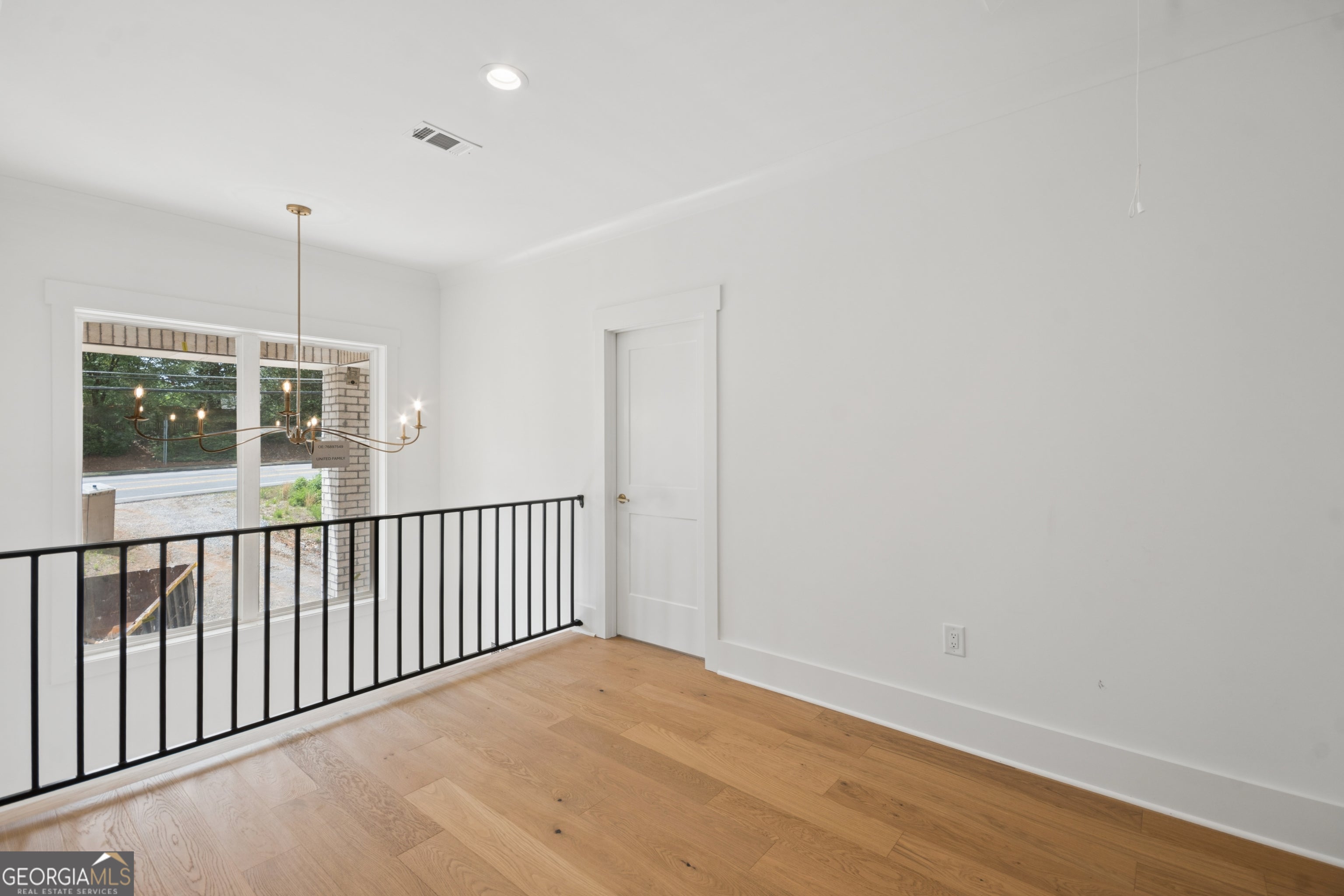 Alpharetta, Georgia, 30022, United States, 5 Bedrooms Bedrooms, ,4 BathroomsBathrooms,Residential,Active,2044146
