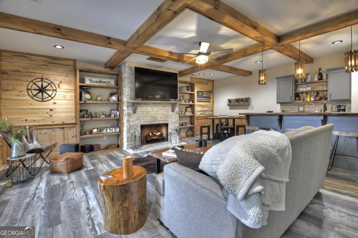 Ellijay, Georgia, 30540, United States, 5 Bedrooms Bedrooms, ,4 BathroomsBathrooms,Residential,Active,1954017