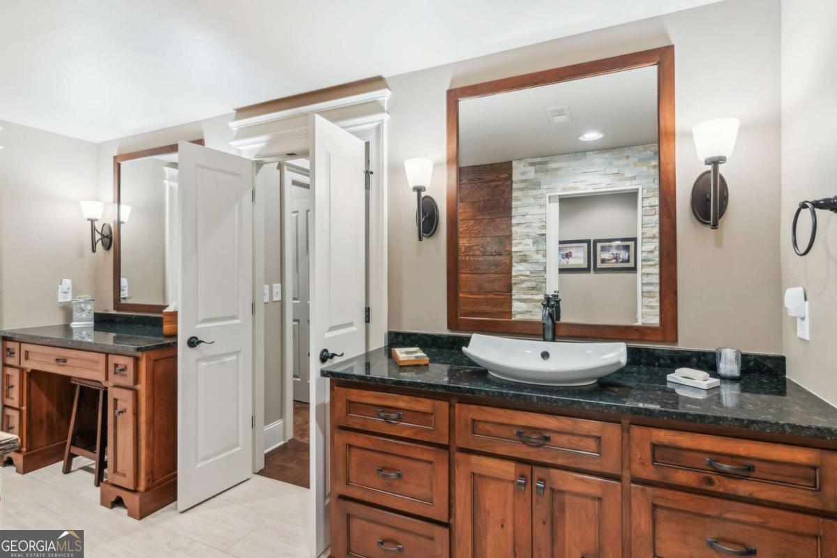 Big Canoe, Georgia, 30143, United States, 5 Bedrooms Bedrooms, ,6 BathroomsBathrooms,Residential,Active,1997550