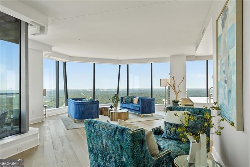 Atlanta, Georgia, 30326, United States, 2 Bedrooms Bedrooms, ,3 BathroomsBathrooms,Residential,Active,1945475