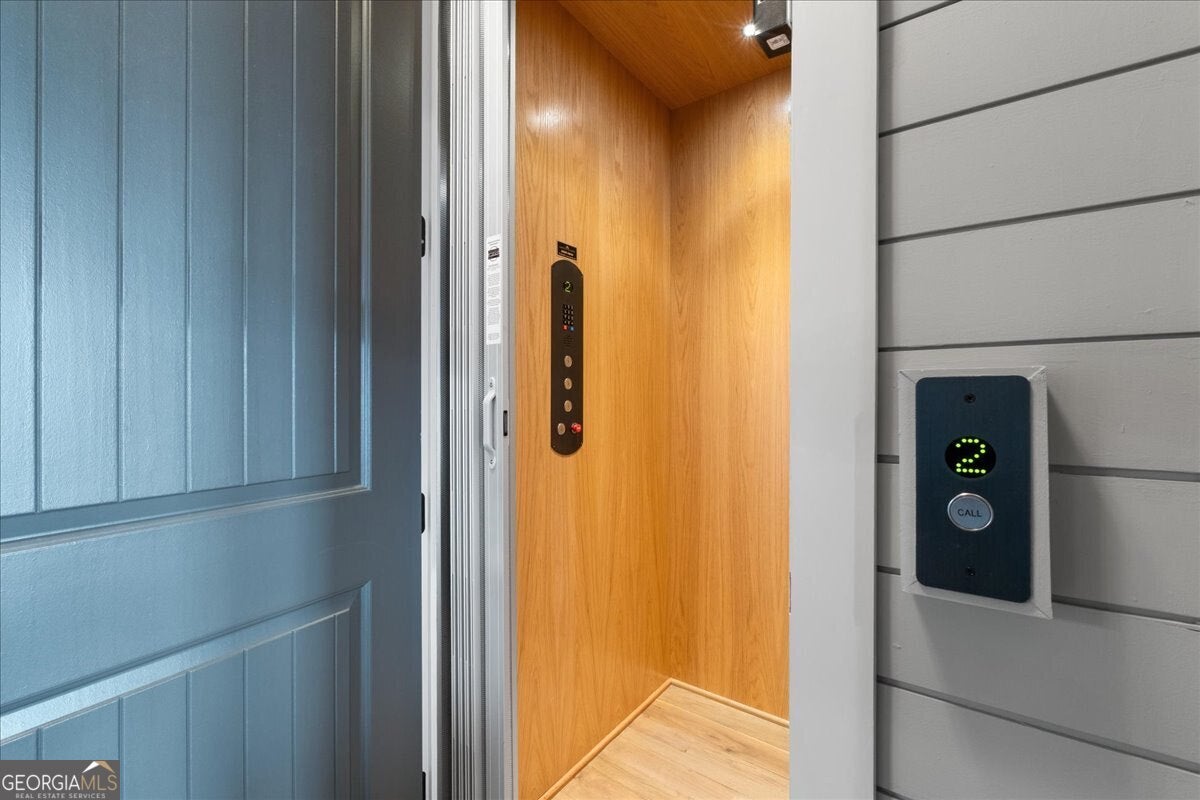 Ellijay, Georgia, 30540, United States, 5 Bedrooms Bedrooms, ,7 BathroomsBathrooms,Residential,Active,1952483