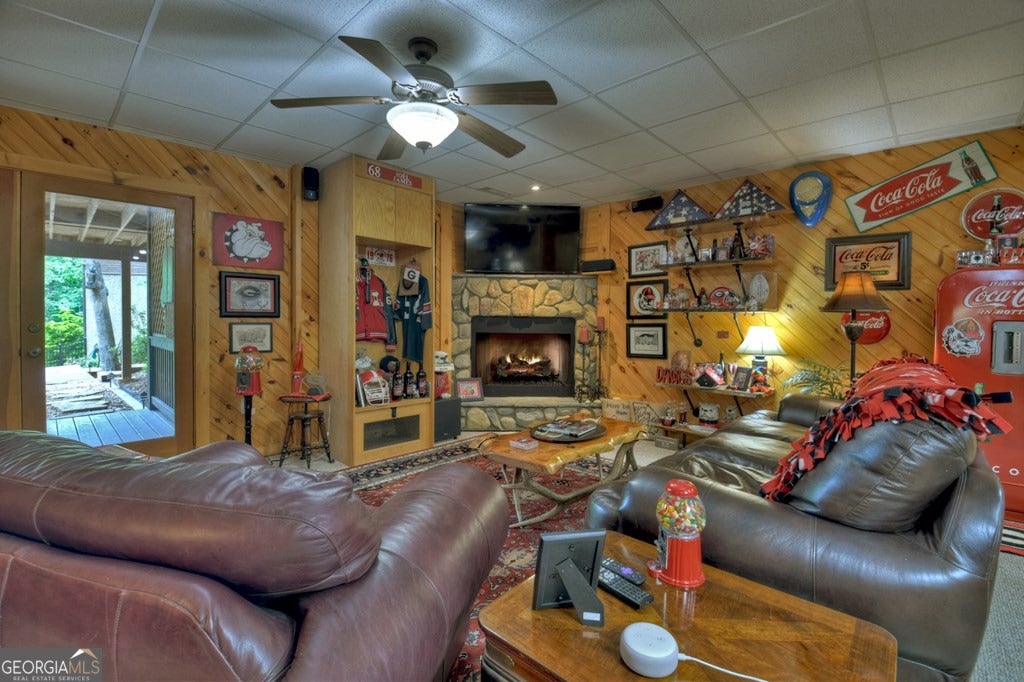 Morganton, Georgia, 30560, United States, 4 Bedrooms Bedrooms, ,6 BathroomsBathrooms,Residential,Active,1945076