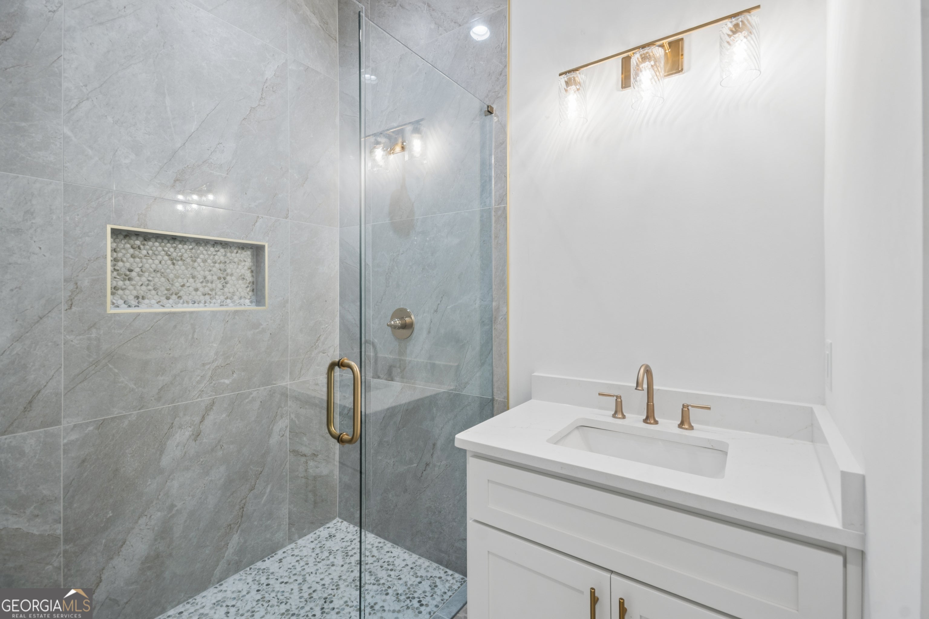 Alpharetta, Georgia, 30022, United States, 5 Bedrooms Bedrooms, ,4 BathroomsBathrooms,Residential,Active,2044146