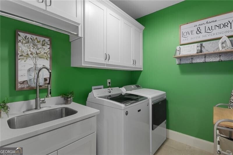 Peachtree Corners, Georgia, 30092, United States, 5 Bedrooms Bedrooms, ,4 BathroomsBathrooms,Residential,Active,1894563