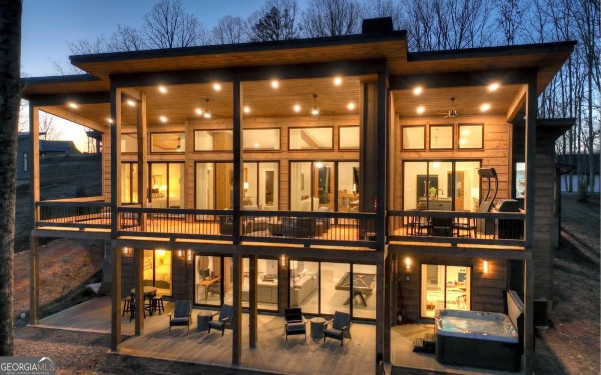 Morganton, Georgia, 30560, United States, 3 Bedrooms Bedrooms, ,4 BathroomsBathrooms,Residential,Active,2010579