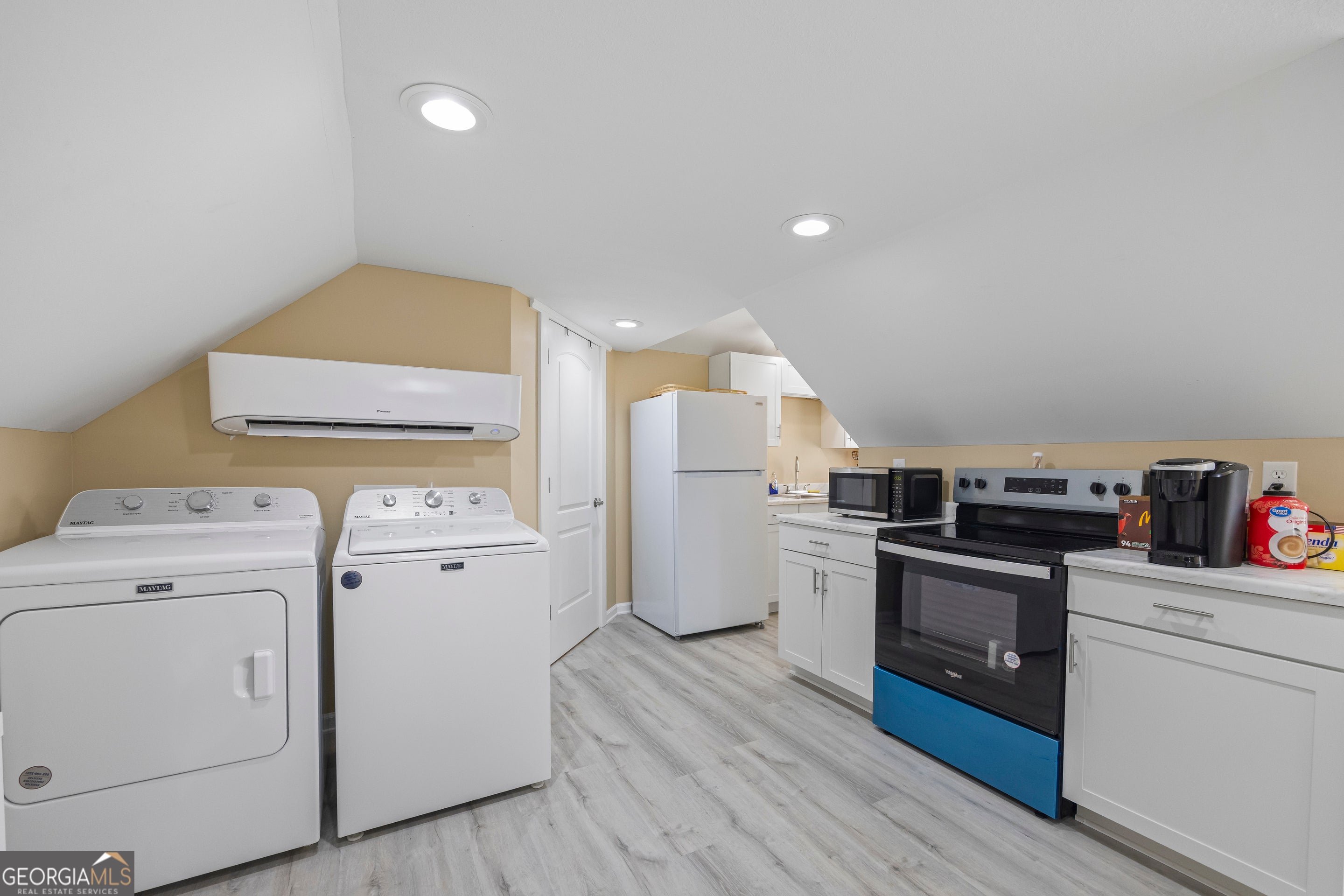 Martin, Georgia, 30557, United States, 6 Bedrooms Bedrooms, ,5 BathroomsBathrooms,Residential,Active,1964253