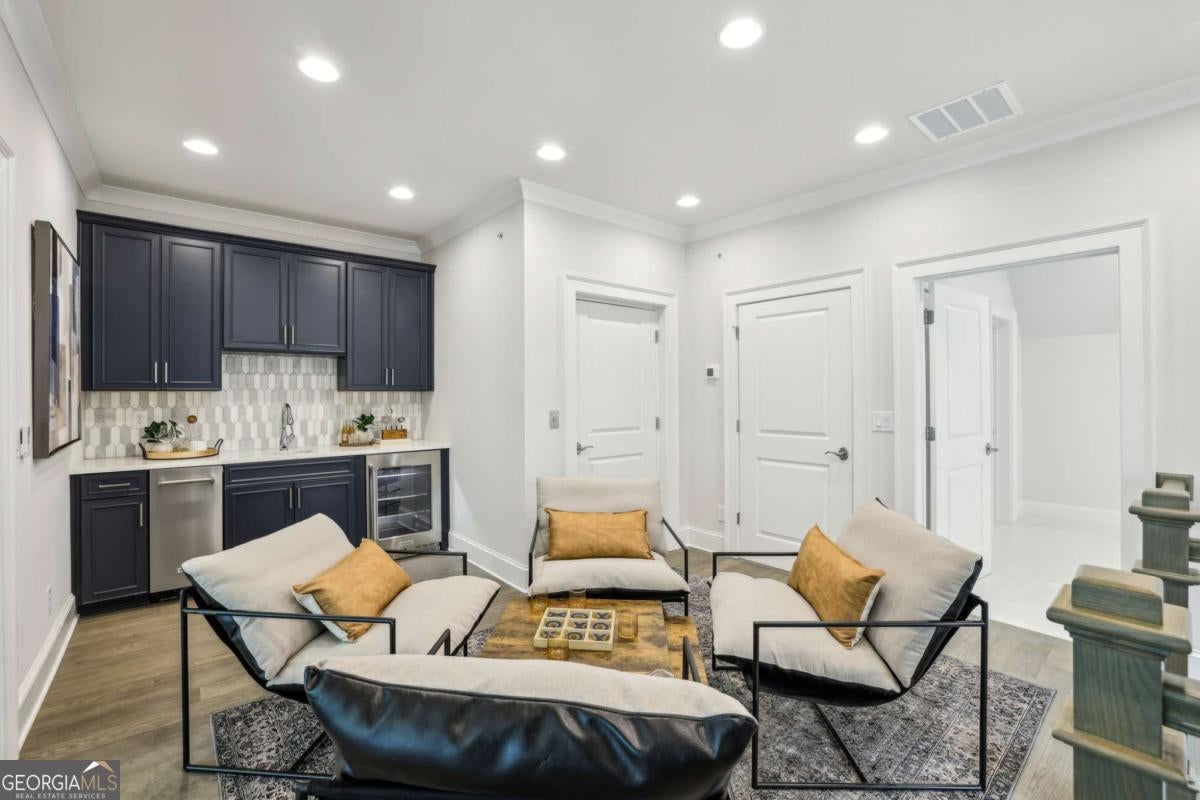 Alpharetta, Georgia, 30009, United States, 3 Bedrooms Bedrooms, ,4 BathroomsBathrooms,Residential,Active,1849535