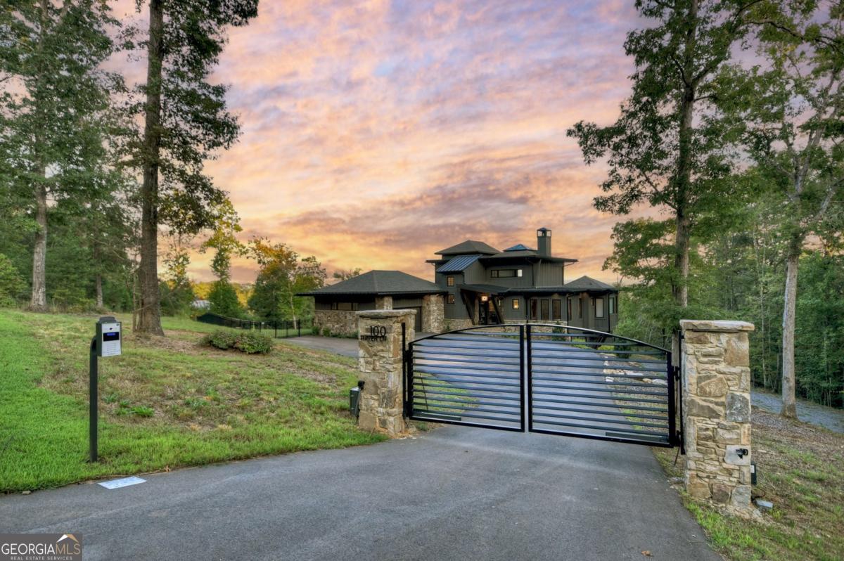 Blue Ridge, Georgia, 30513, United States, 5 Bedrooms Bedrooms, ,5 BathroomsBathrooms,Residential,Active,2003557