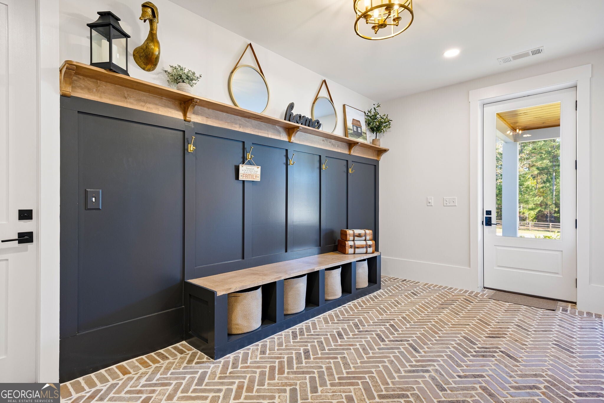 Rydal, Georgia, 30171, United States, 5 Bedrooms Bedrooms, ,5 BathroomsBathrooms,Residential,Active,1987251