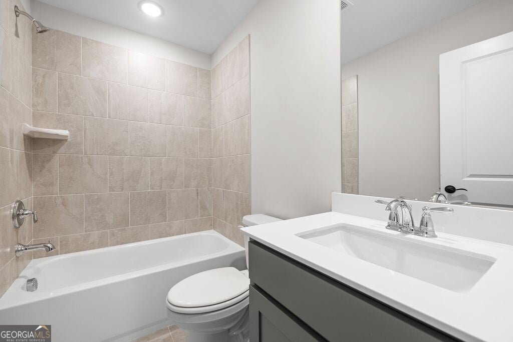 Cumming, Georgia, 30041, United States, 4 Bedrooms Bedrooms, ,4 BathroomsBathrooms,Residential,Active,1951831