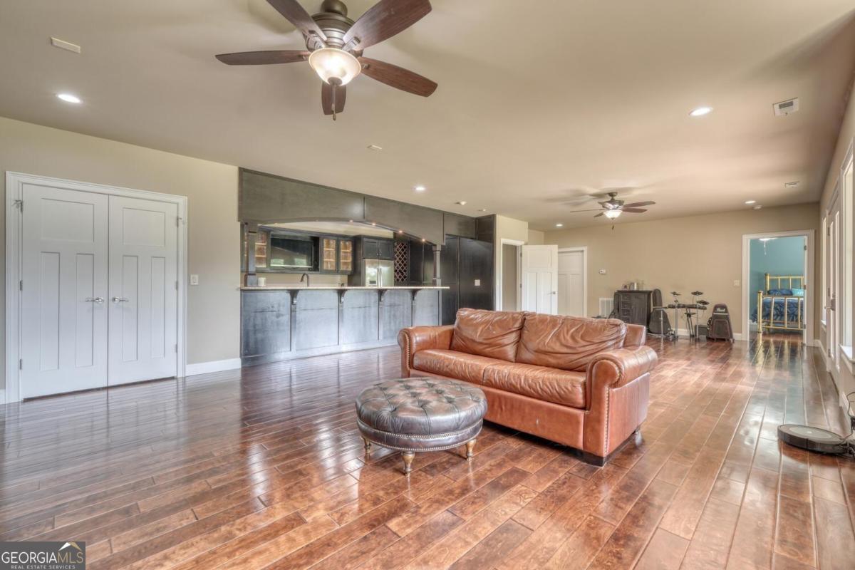 Blairsville, Georgia, 30512, United States, ,4 BathroomsBathrooms,Residential,Active,1852664