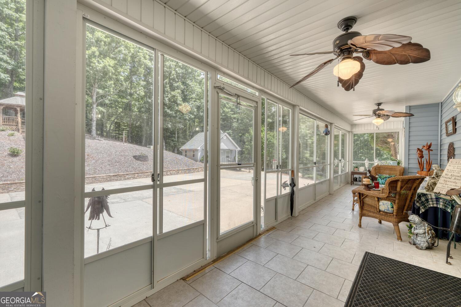 Blairsville, Georgia, 30512, United States, 4 Bedrooms Bedrooms, ,4 BathroomsBathrooms,Residential,Active,1897990