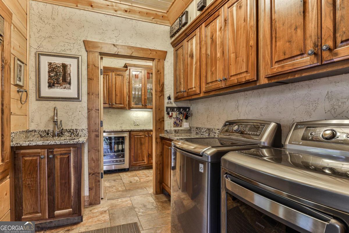 Talking Rock, Georgia, 30175, United States, 5 Bedrooms Bedrooms, ,5 BathroomsBathrooms,Residential,Active,1914617