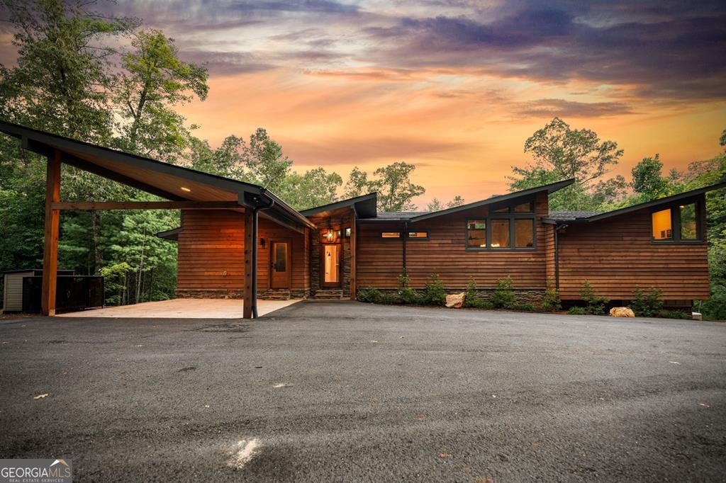 Ellijay, Georgia, 30540, United States, 5 Bedrooms Bedrooms, ,6 BathroomsBathrooms,Residential,Active,1919053