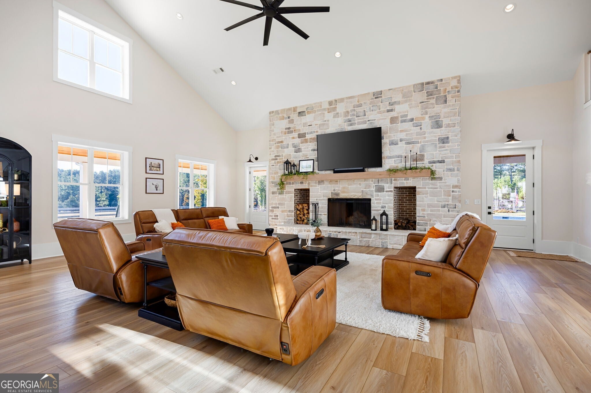 Rydal, Georgia, 30171, United States, 5 Bedrooms Bedrooms, ,5 BathroomsBathrooms,Residential,Active,1987251