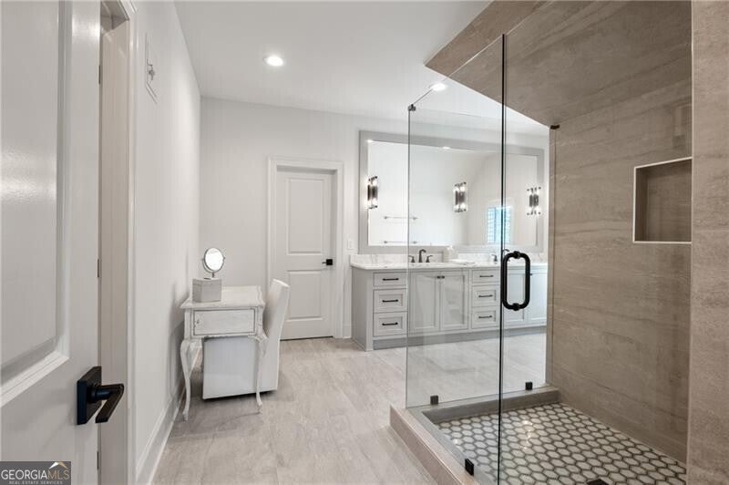 Alpharetta, Georgia, 30004, United States, 6 Bedrooms Bedrooms, ,8 BathroomsBathrooms,Residential,Active,1929430