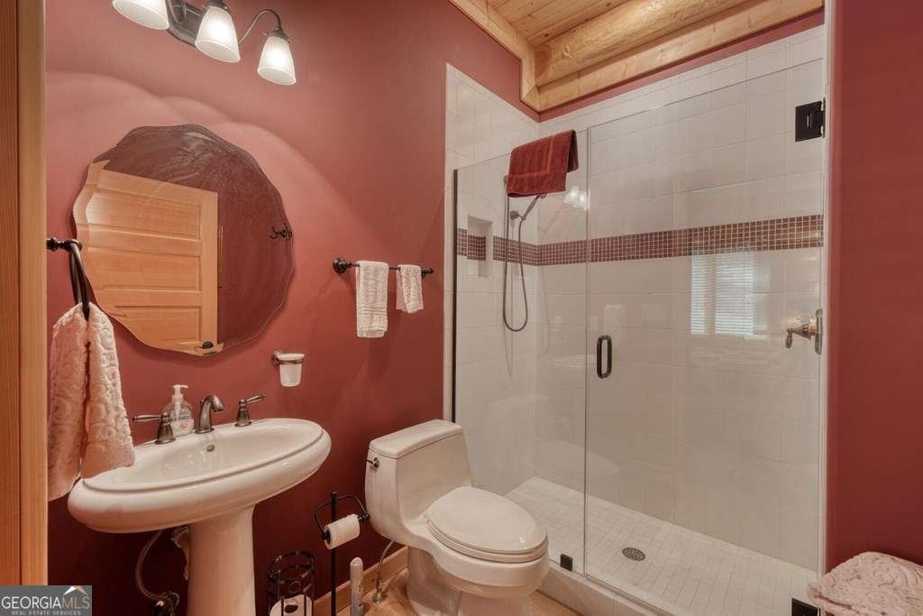 Blairsville, Georgia, 30512, United States, 4 Bedrooms Bedrooms, ,6 BathroomsBathrooms,Residential,Active,1936094