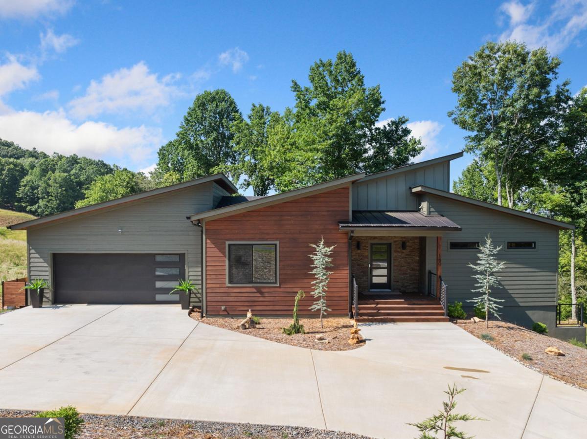 Morganton, Georgia, 30560, United States, 4 Bedrooms Bedrooms, ,4 BathroomsBathrooms,Residential,Active,1929674