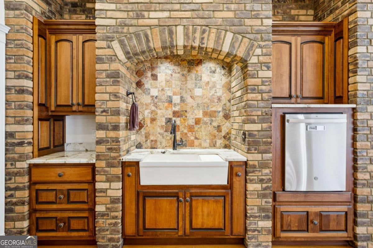 Taylorsville, Georgia, 30178, United States, 5 Bedrooms Bedrooms, ,6 BathroomsBathrooms,Residential,Active,1952987