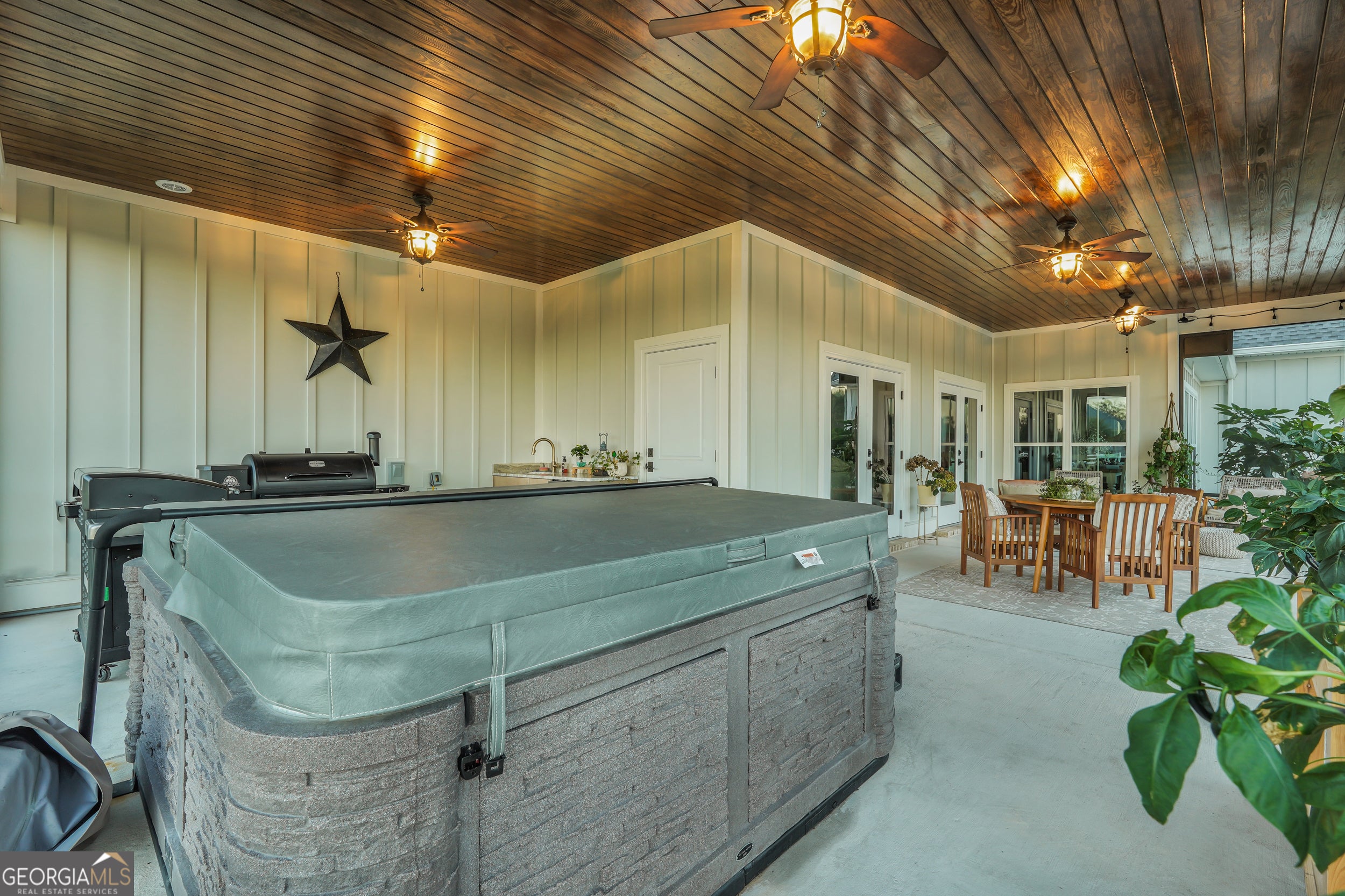 Midway, Georgia, 31320, United States, 5 Bedrooms Bedrooms, ,3 BathroomsBathrooms,Residential,Active,1959929