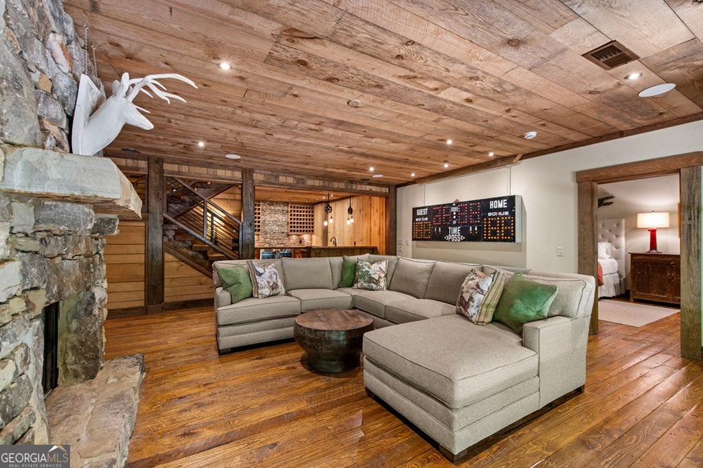Cherry Log, Georgia, 30522, United States, 5 Bedrooms Bedrooms, ,5 BathroomsBathrooms,Residential,Active,2045694