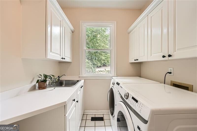 Roswell, Georgia, 30075, United States, 6 Bedrooms Bedrooms, ,6 BathroomsBathrooms,Residential,Active,1831832