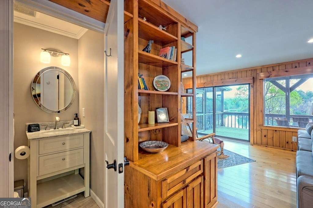 Blairsville, Georgia, 30512, United States, 4 Bedrooms Bedrooms, ,6 BathroomsBathrooms,Residential,Active,1922313