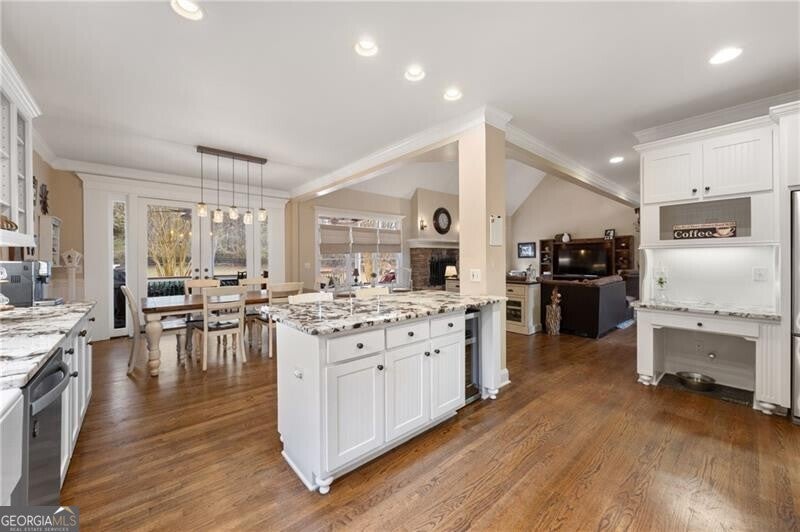 Cumming, Georgia, 30040, United States, 6 Bedrooms Bedrooms, ,5 BathroomsBathrooms,Residential,Active,2043430