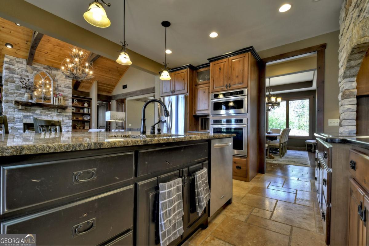 Ellijay, Georgia, 30536, United States, 5 Bedrooms Bedrooms, ,6 BathroomsBathrooms,Residential,Active,1953697