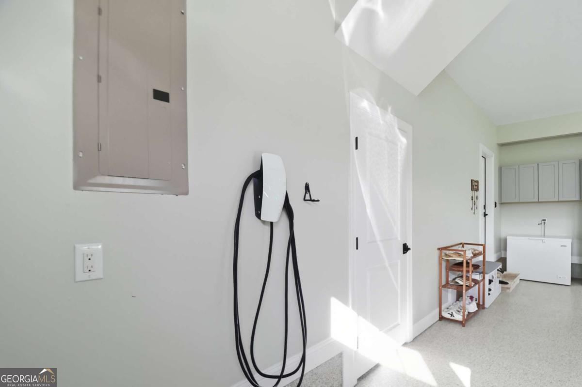 Midway, Georgia, 31320, United States, 5 Bedrooms Bedrooms, ,3 BathroomsBathrooms,Residential,Active,1959929