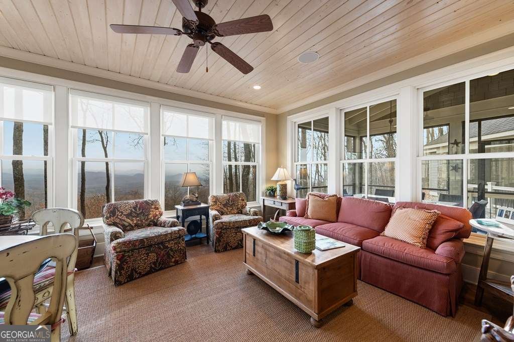 Murphy, North Carolina, 28906, United States, 5 Bedrooms Bedrooms, ,6 BathroomsBathrooms,Residential,Active,2001080