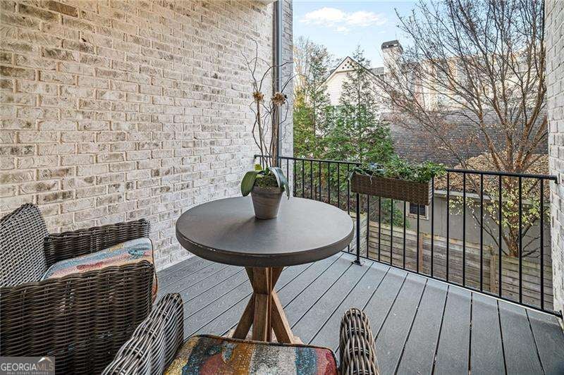 Atlanta, Georgia, 30319, United States, 3 Bedrooms Bedrooms, ,5 BathroomsBathrooms,Residential,Active,1996298