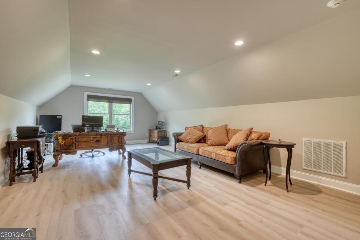 Blairsville, Georgia, 30512, United States, ,4 BathroomsBathrooms,Residential,Active,1852664