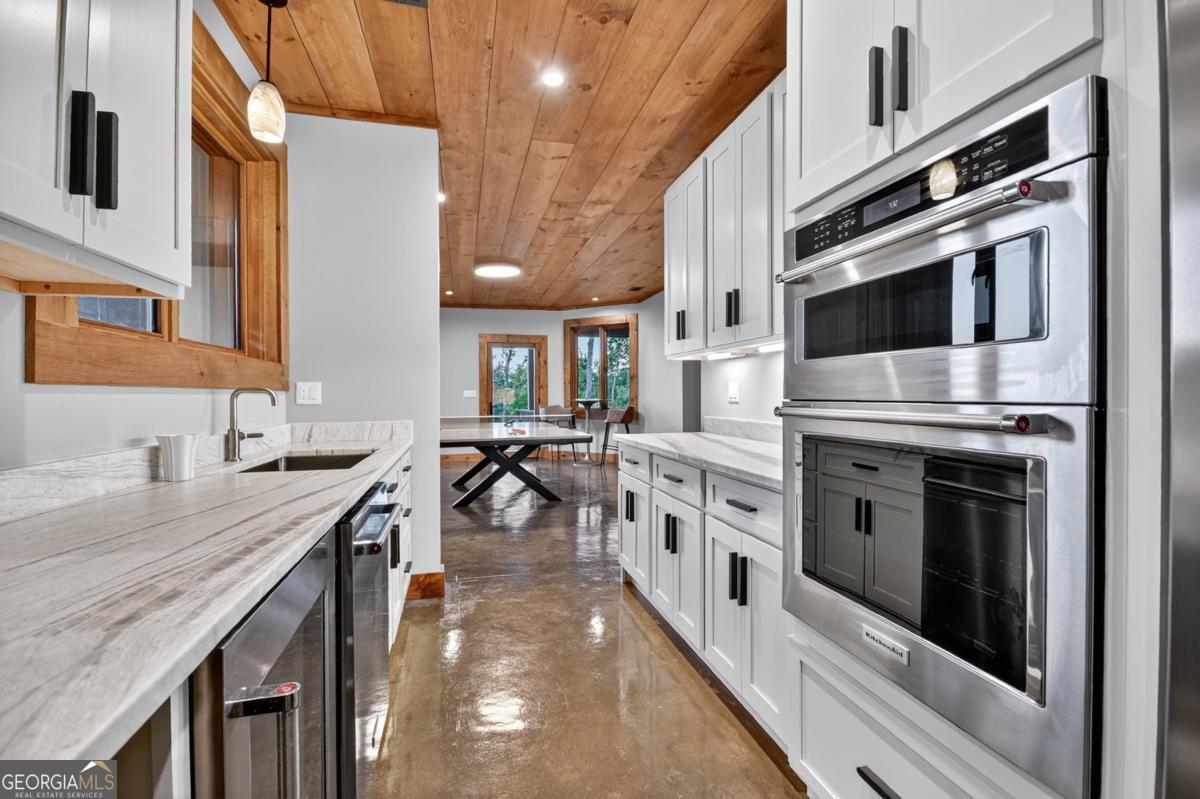 Blue Ridge, Georgia, 30513, United States, 5 Bedrooms Bedrooms, ,5 BathroomsBathrooms,Residential,Active,2003557