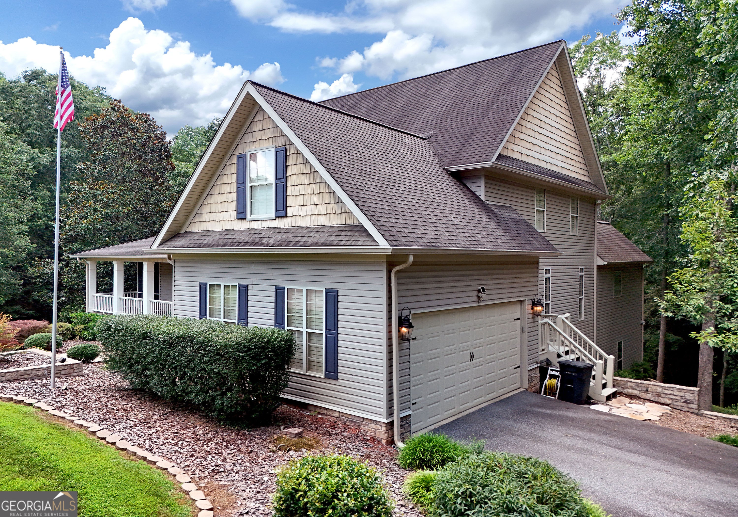 Blairsville, Georgia, 30512, United States, 5 Bedrooms Bedrooms, ,6 BathroomsBathrooms,Residential,Active,1894160