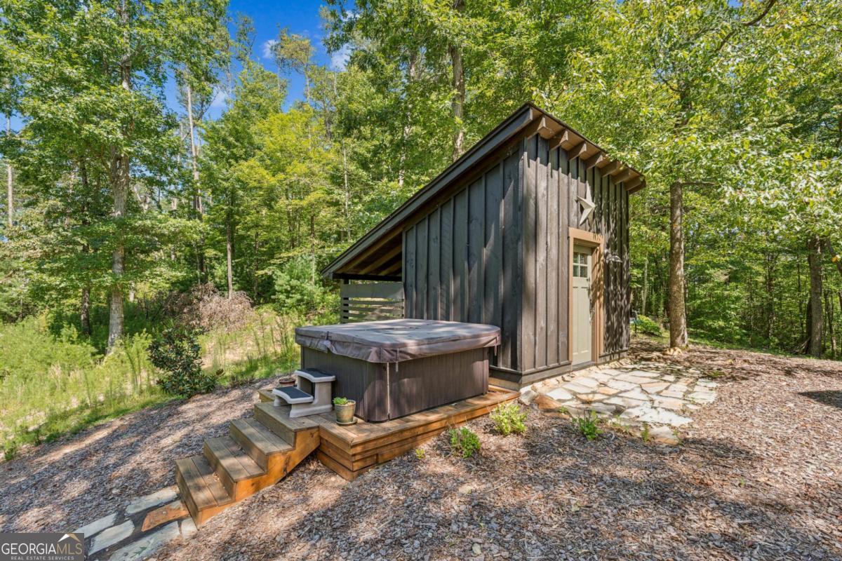 Ellijay, Georgia, 30536, United States, 3 Bedrooms Bedrooms, ,4 BathroomsBathrooms,Residential,Active,1929422