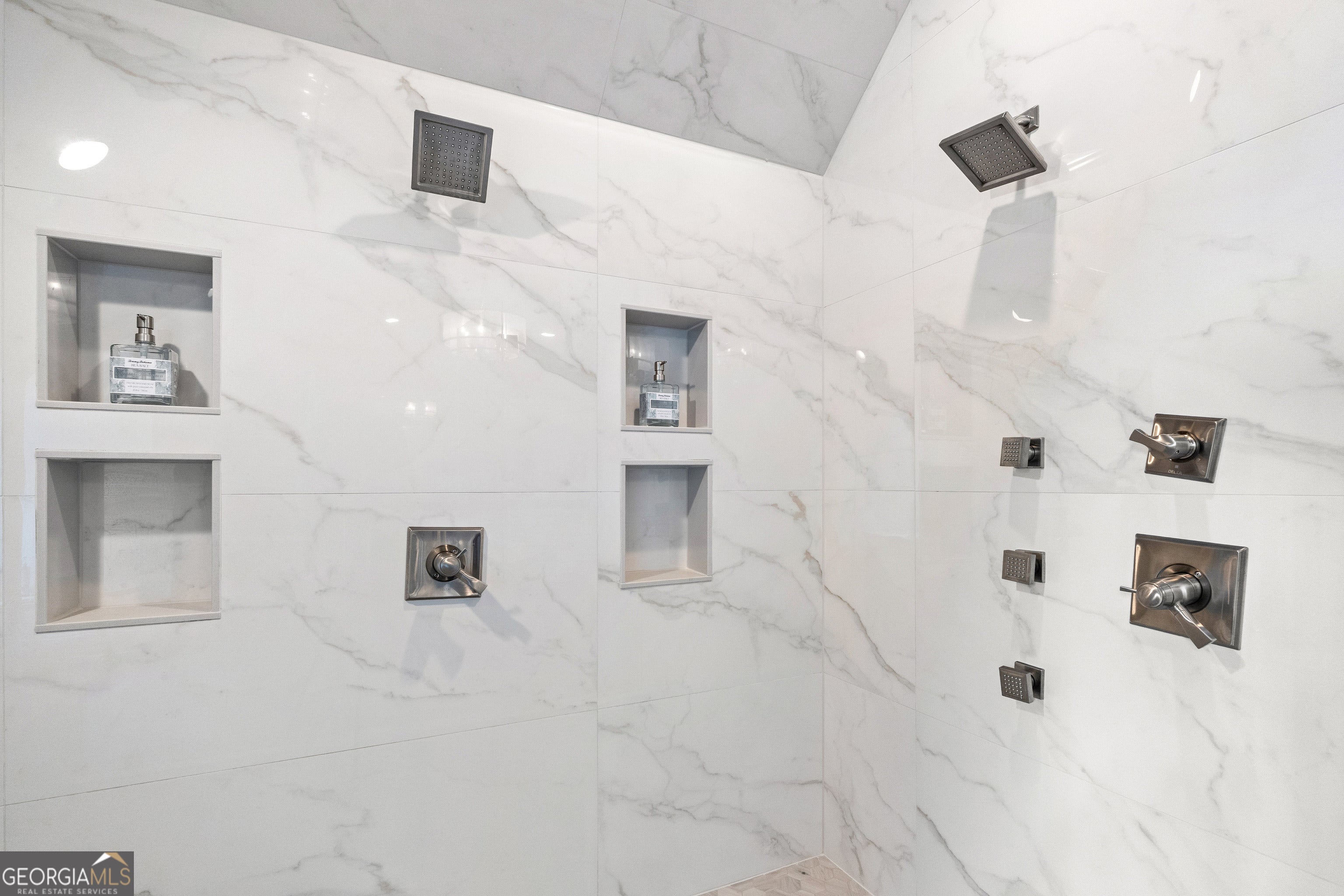 Milton, Georgia, 30004, United States, 5 Bedrooms Bedrooms, ,7 BathroomsBathrooms,Residential,Active,2011219