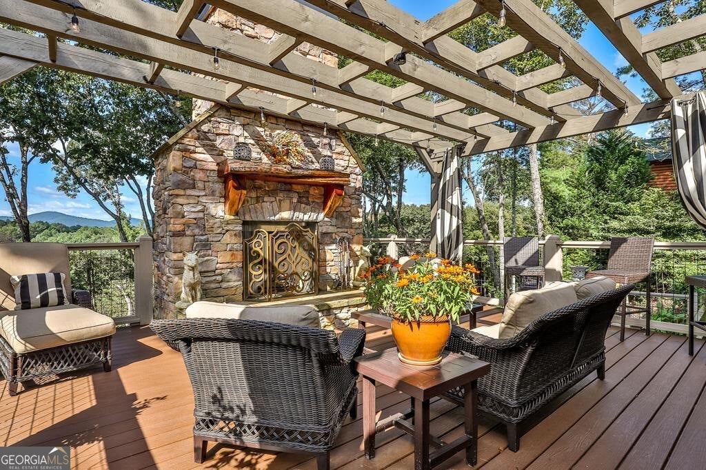 Ellijay, Georgia, 30536, United States, 4 Bedrooms Bedrooms, ,3 BathroomsBathrooms,Residential,Active,1863308