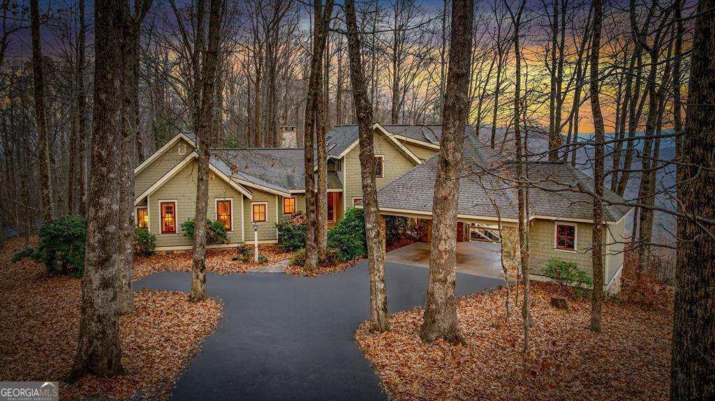 Murphy, North Carolina, 28906, United States, 5 Bedrooms Bedrooms, ,6 BathroomsBathrooms,Residential,Active,2001080