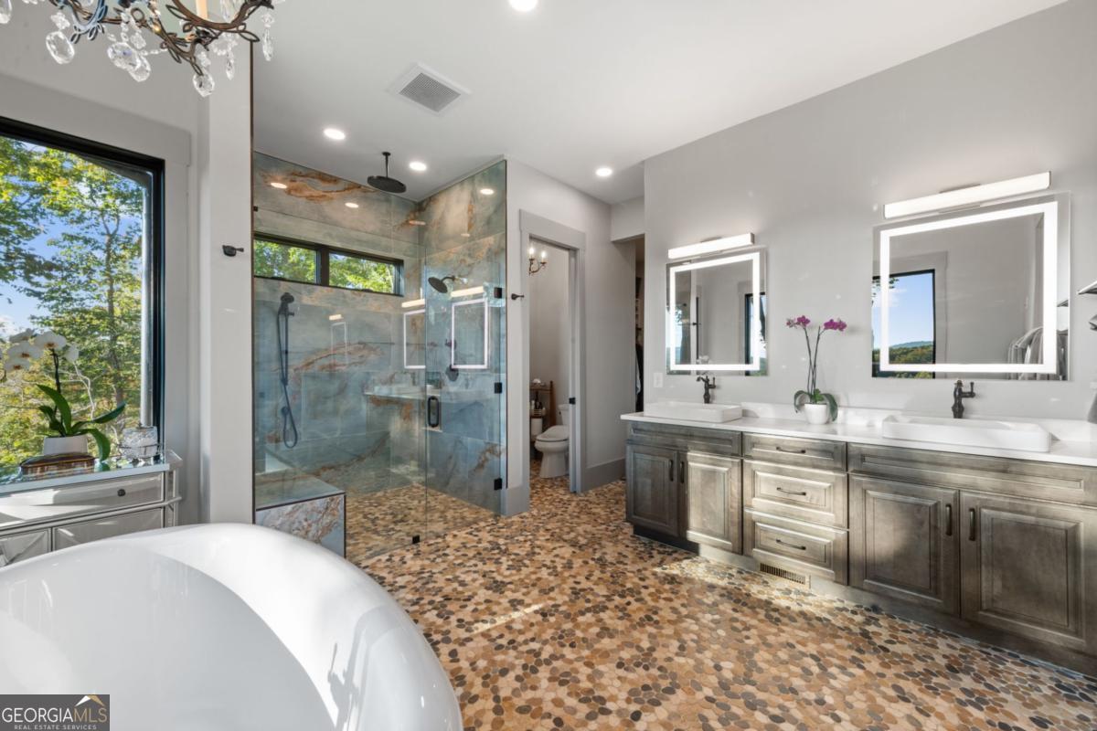 Ellijay, Georgia, 30536, United States, 3 Bedrooms Bedrooms, ,4 BathroomsBathrooms,Residential,Active,1968415