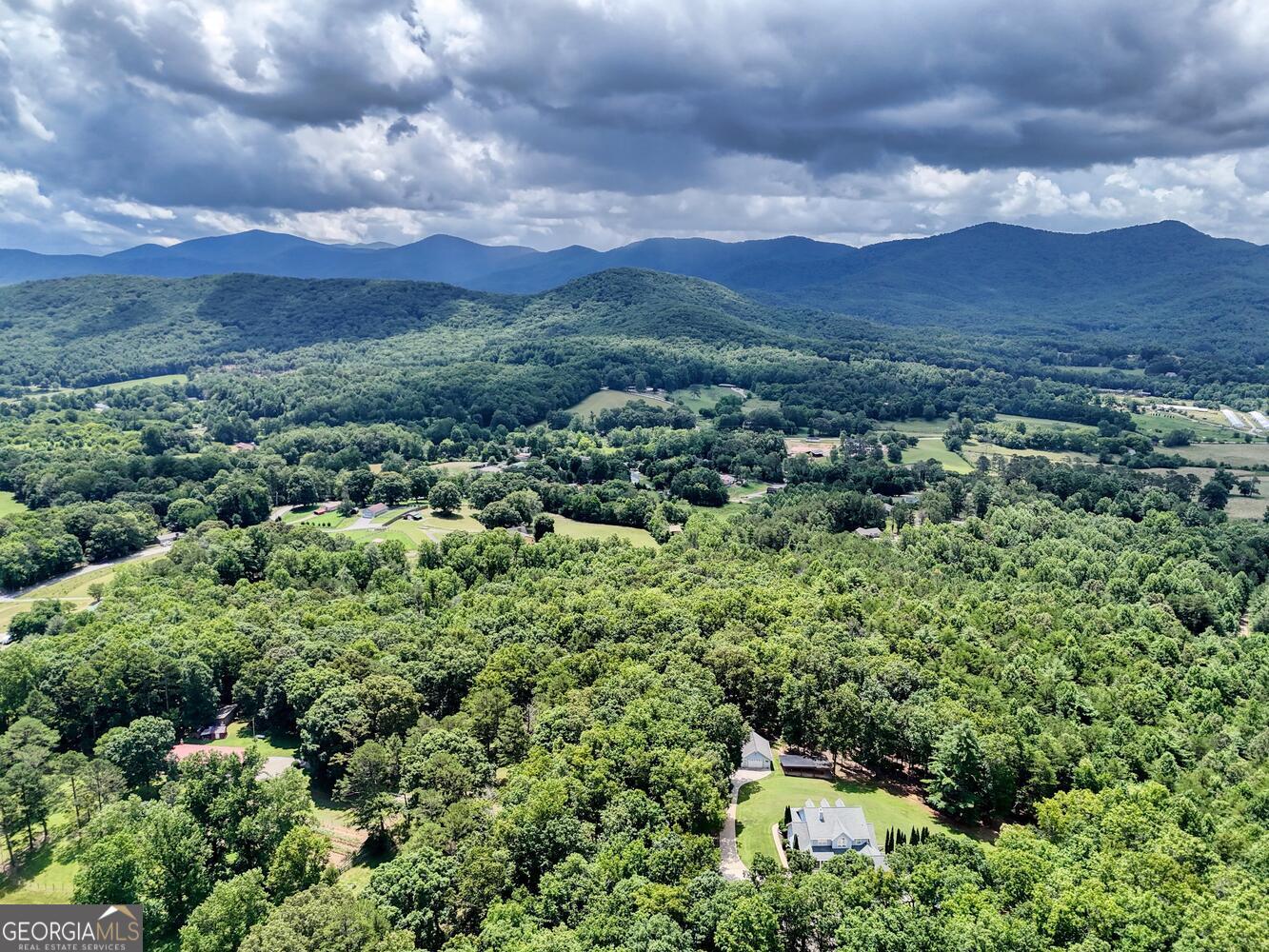 Blairsville, Georgia, 30512, United States, 4 Bedrooms Bedrooms, ,4 BathroomsBathrooms,Residential,Active,1897990