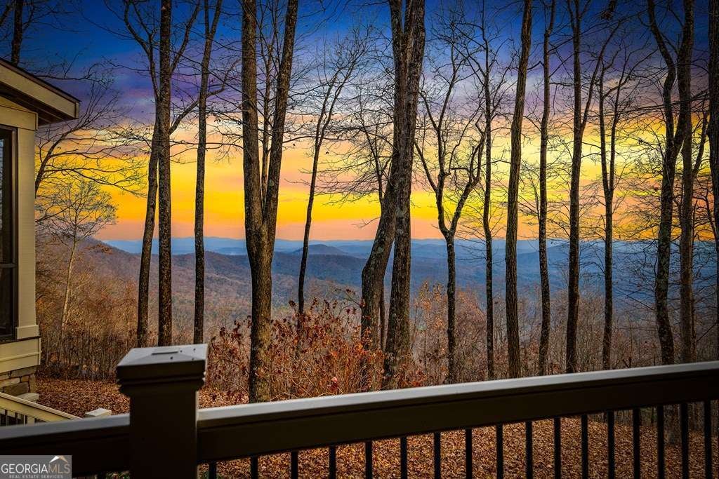 Murphy, North Carolina, 28906, United States, 5 Bedrooms Bedrooms, ,6 BathroomsBathrooms,Residential,Active,2001080