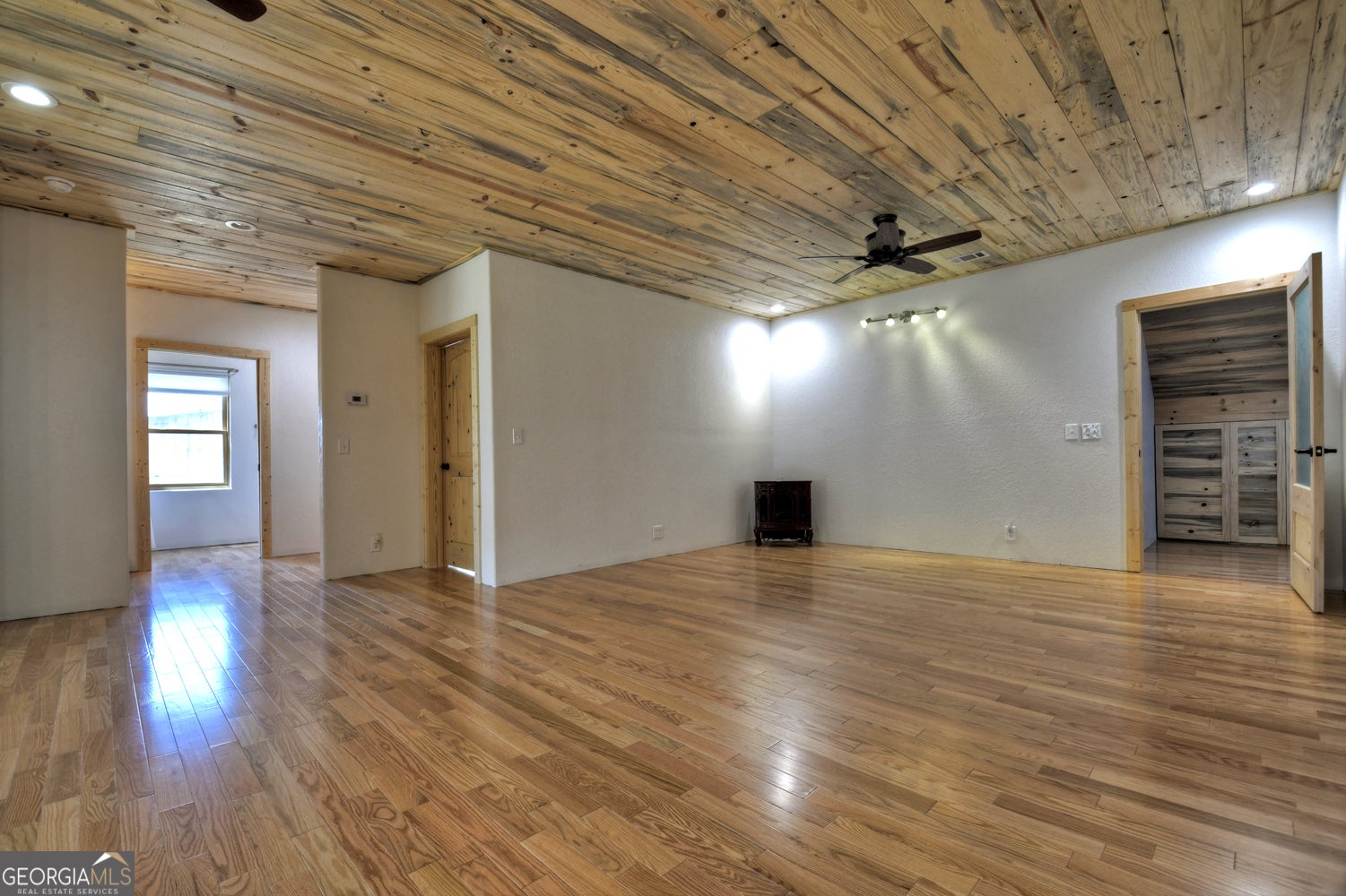 Morganton, Georgia, 30560, United States, 5 Bedrooms Bedrooms, ,3 BathroomsBathrooms,Residential,Active,1798022