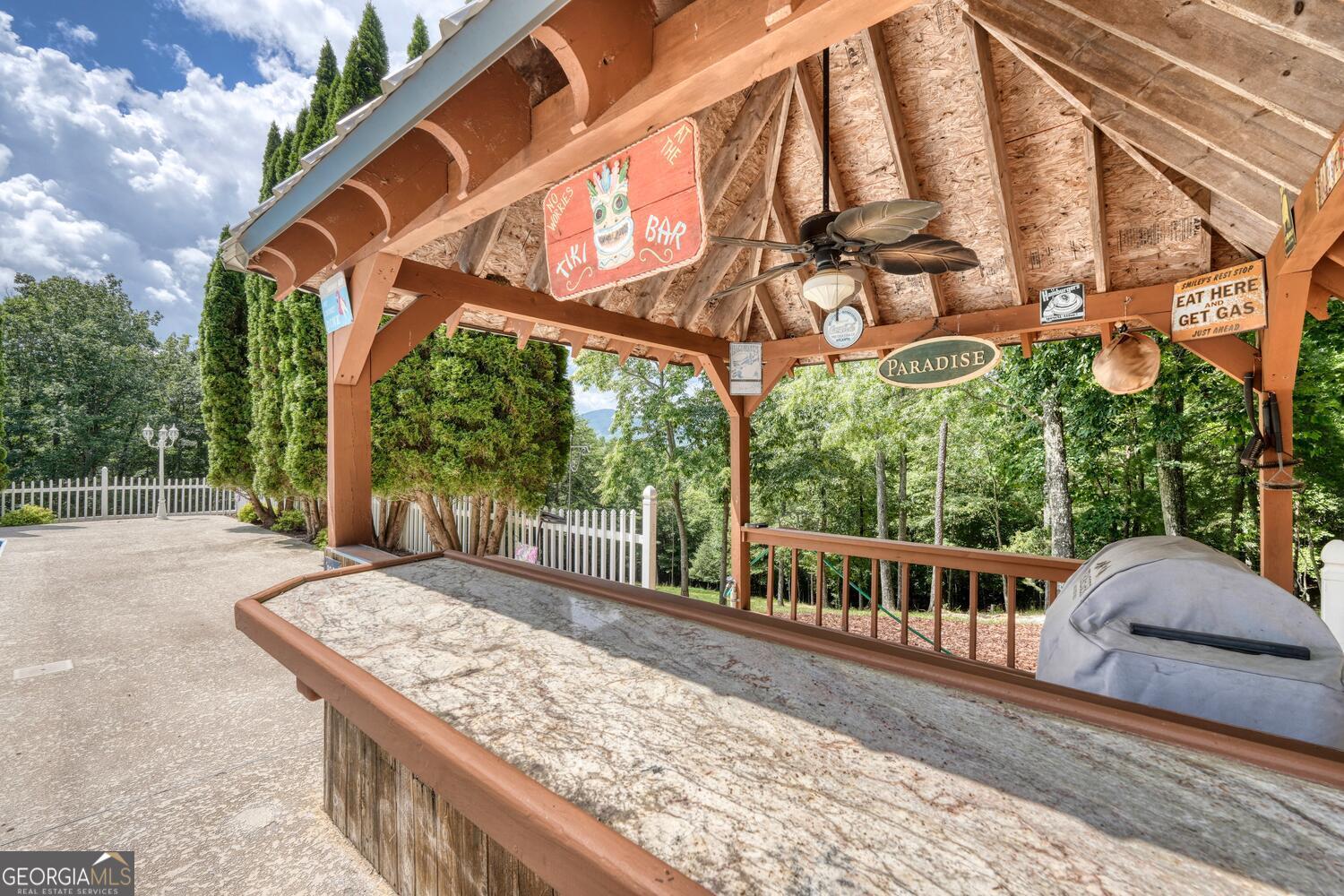 Blairsville, Georgia, 30512, United States, 4 Bedrooms Bedrooms, ,4 BathroomsBathrooms,Residential,Active,1897990
