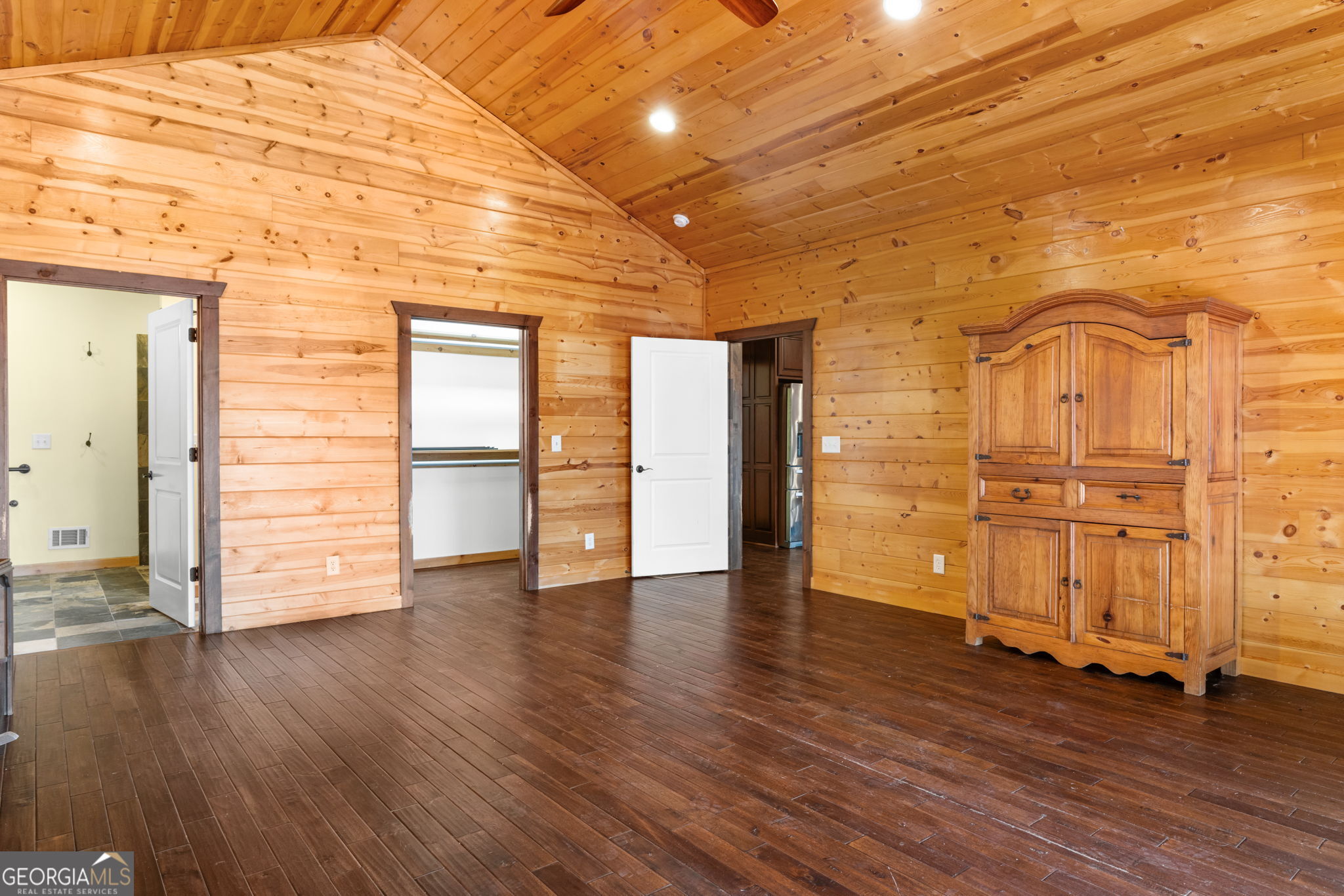 Clarkesville, Georgia, 30523, United States, 3 Bedrooms Bedrooms, ,4 BathroomsBathrooms,Residential,Active,2007020