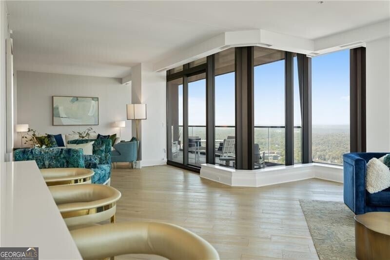 Atlanta, Georgia, 30326, United States, 2 Bedrooms Bedrooms, ,3 BathroomsBathrooms,Residential,Active,2014955