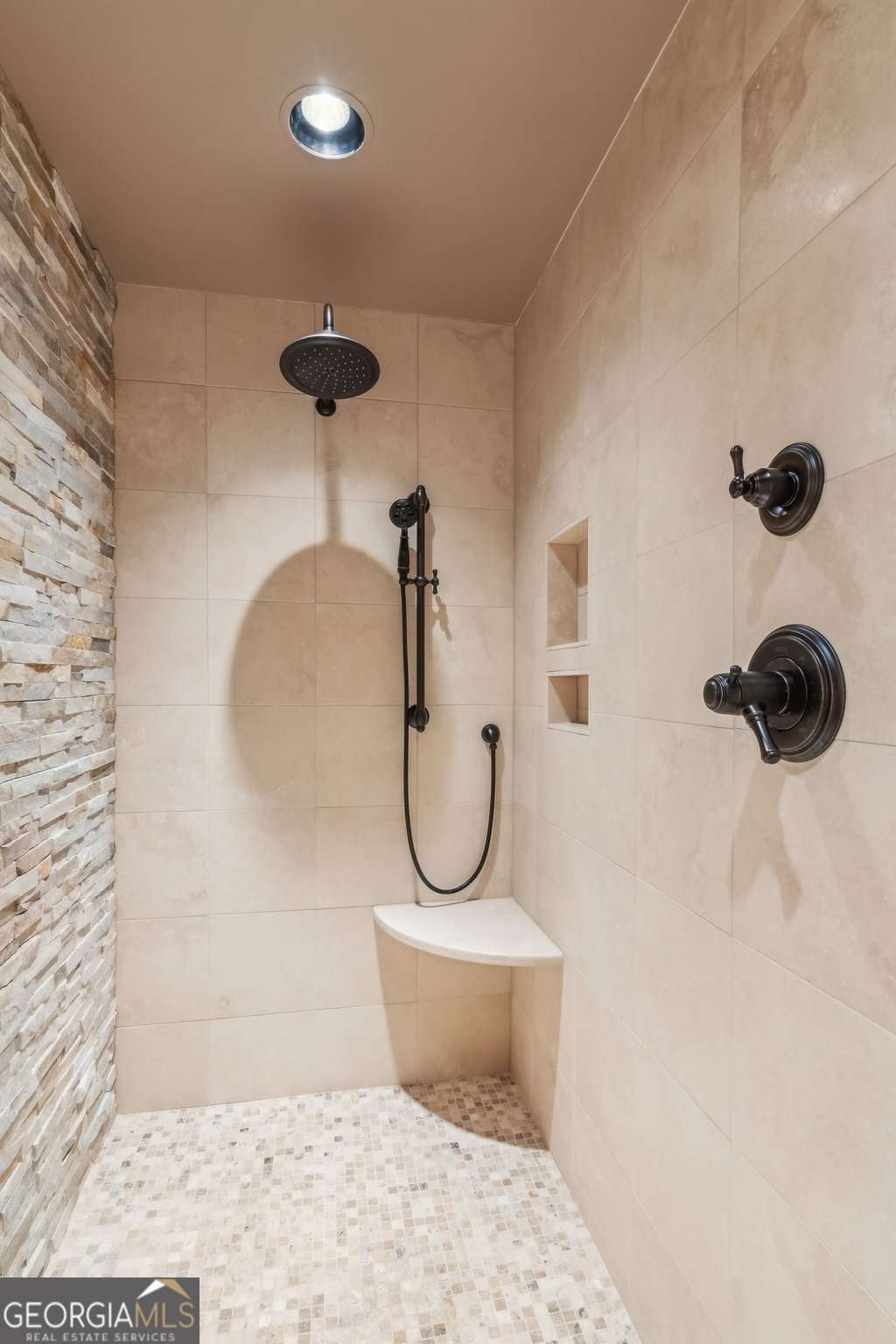 Big Canoe, Georgia, 30143, United States, 5 Bedrooms Bedrooms, ,6 BathroomsBathrooms,Residential,Active,1997550