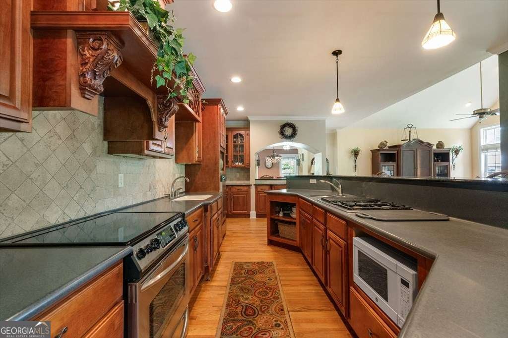 Ellijay, Georgia, 30536, United States, 3 Bedrooms Bedrooms, ,3 BathroomsBathrooms,Residential,Active,1953428