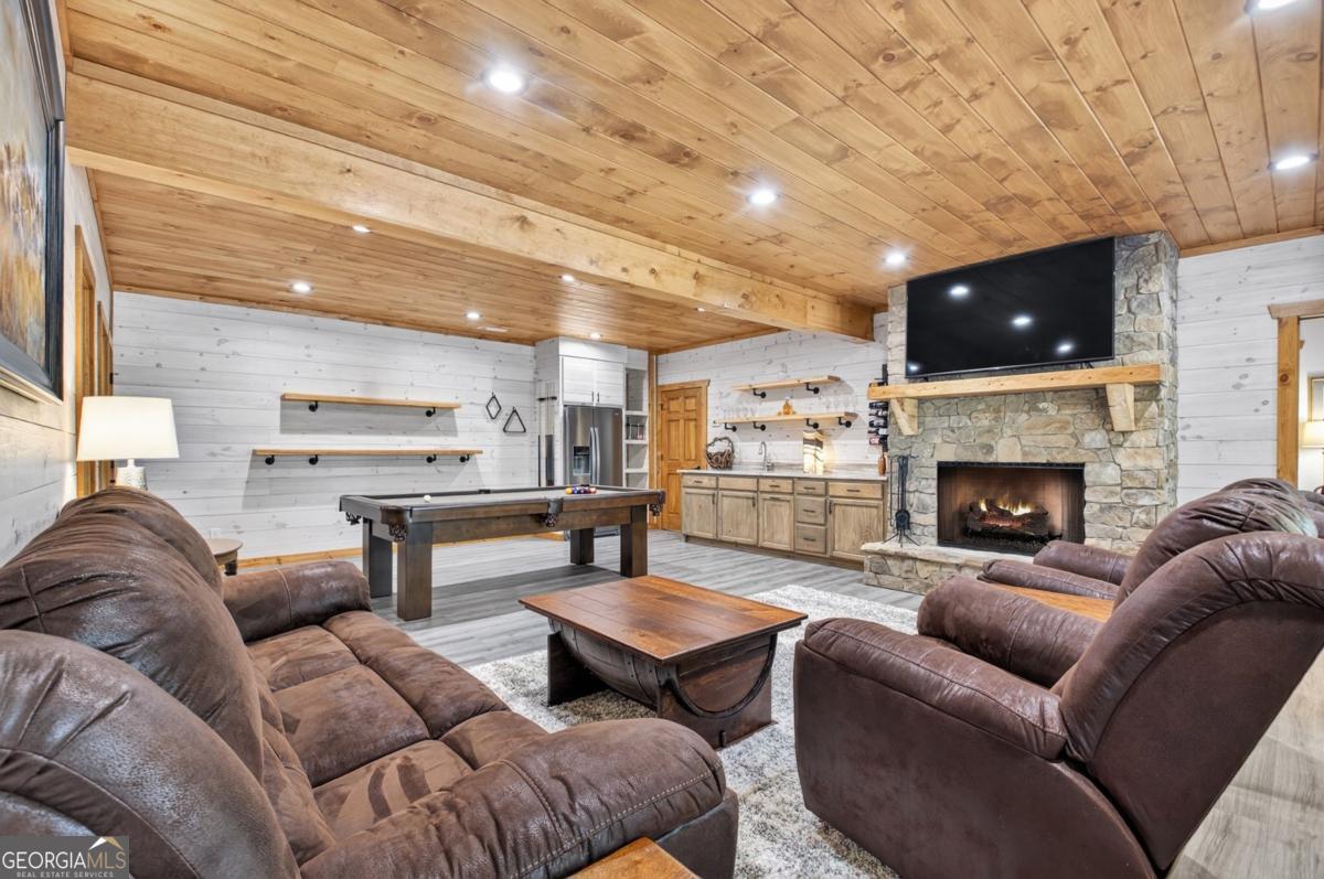 Morganton, Georgia, 30560, United States, 4 Bedrooms Bedrooms, ,4 BathroomsBathrooms,Residential,Active,1853343